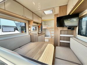 Petite caravane moderne imperméable en forme de larme, 750 kg, à vendre avec livraison rapide aux États-Unis, capacité 6 personnes - Product Image 6