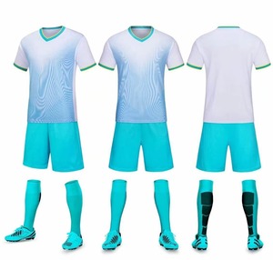 เสื้อฟุตบอลสำหรับทุกเพศพร้อมชื่อทีมและโลโก้ - Product Image 2