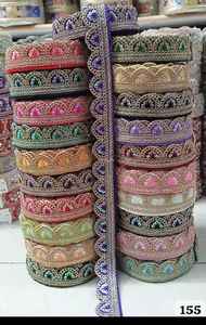 Fleurs sur mesure brodées de neuf couleurs en paillettes et design floral à des fins diverses en 1.25 pouces de largeur - Product Image 5