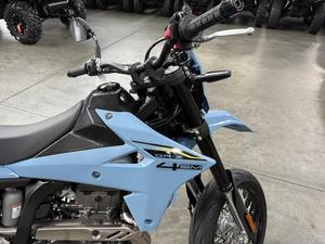 Moto tout-terrain DR-Z400SM Suzuki, modèle 2025, prix réduit, 100% d'origine, scellée en usine avec garantie d'un an - Product Image 3