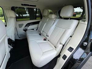 Sedán SE P400 LWB 2024 Usado, 5 Asientos, Transmisión Automática de 6 Velocidades, Techo Panorámico, Cuero Oscuro - Product Image 5