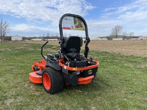 เครื่องตัดหญ้าแบบ Zero Turn รุ่น Kubota Z701 ใบมีดแบบโรตารี่ สำหรับงานมืออาชีพ - Product Image 1