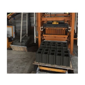 Machine automatique de moulage de blocs de béton 12MS, équipement hydraulique de fabrication de blocs de ciment pour les projets de construction et de bâtiment - Product Image 1