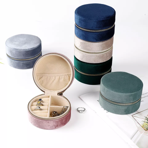 กล่องเก็บเครื่องประดับกำมะหยี่ทรงกลมสไตล์คลาสสิกพร้อมโลโก้ที่กำหนดเองบรรจุภัณฑ์ที่หรูหราสำหรับชิ้นเครื่องประดับที่ไม่เหมือนใครของคุณ - Product Image 3