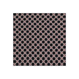 Écharpe carrée en soie noire et blanche avec motif logo - Product Image 1