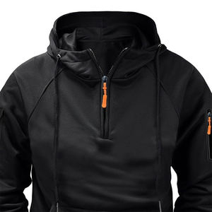 Conjunto Deportivo de Dos Piezas para Hombre, Color Negro, Estilo Cargo, Chaqueta con Capucha de Forro Polar con Media Cremallera y Pantalones Deportivos Cargo - Product Image 4