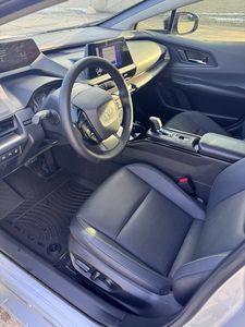 Voiture d'occasion de qualité abordable, Toyota Prius 2023, conduite à gauche - Product Image 2