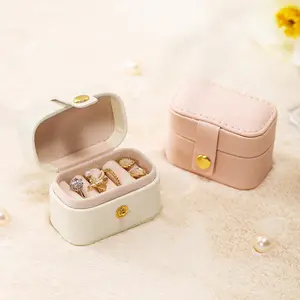 Kotak perhiasan saku Mini cincin gadis portabel kotak perhiasan kulit PU anting cincin kotak perhiasan Organizer untuk wanita