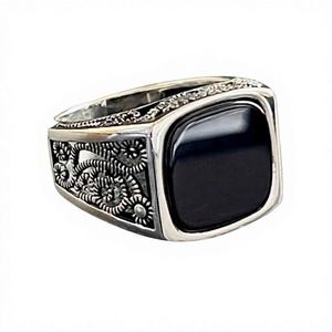 Anillo de Ónix Negro Cuadrado Vintage para Hombre, Hecho a Mano en Turquía, Plata de Ley 925, Estilo Floral, Gema con Corte Especial, Regalo de Joyería - Product Image 1