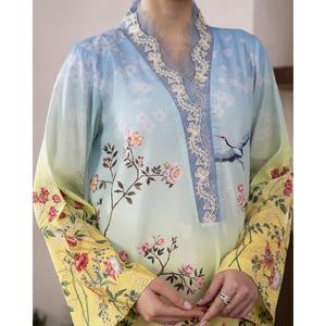 Traje de Dos Piezas Fusion AURAG con Estampado Satinado, Camisa Larga SL00249 Precio 2499/-. - Product Image 2