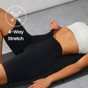 Short de yoga personnalisé pour femmes avec broderie Short d'entraînement extensible à taille haute pour l'entraînement en salle de sport Vêtements de sport pour la course - Product Image 6