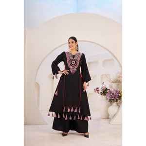 Presentación de la nueva serie tradicional de productos de modelado real de rayón para fiestas - Product Image 1