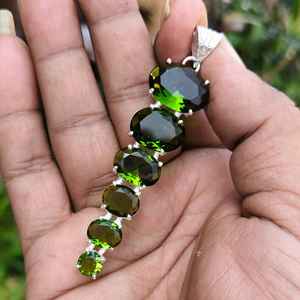 Elegant 925 <b>Silver</b> <b>Pendant</b> 6 Faceted Green Peridot Stones Handmade Gradient Gemstone Jewelry for Women Bezel Setting Design - Product Image 4