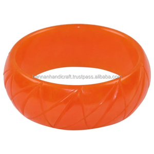 Bracelet en résine tendance et écologique pour femmes, léger, durable, coloré, modèle ange, fait à la main - Product Image 4