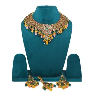 ชุดเครื่องประดับคุณภาพสูงแบบคุนดัน สีเหลือง แดง และเขียวเข้ม - Product Image 4