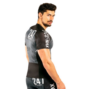 ชุดฝึกซ้อม MMA BJJ Grappling แบบสั่งทำพิเศษ เสื้อรัดกล้ามเนื้อ กางเกงรัดรูป ระบายอากาศได้ดี ลายพิมพ์แบบ Sublimated ชุดฝึกซ้อม Jiu Jitsu Kimono - Product Image 1