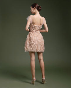 Vestido Mini de Fiesta Floral 3D, Estilo Cupido's Angel, Rosa Claro Nude, Vestido Mini en Línea A con Elegante Detalle de Lazo, Hecho en Vietnam - Product Image 1