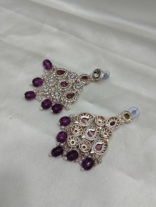 Conjunto de Collar Étnico Kundan con Piedras de Esmalte Verde, Aleación Chapada en Oro, Detalles de Perlas y Pendientes a Juego para Fiesta o Aniversario - Product Image 2