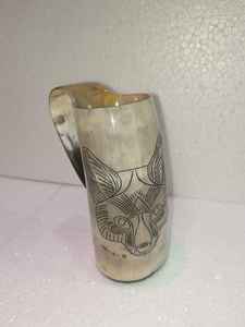 Tasse à corne à boire pour le vin et la bière fabriquée à la main et personnalisée avec de la corne naturelle d'Inde hautement polie - Product Image 5