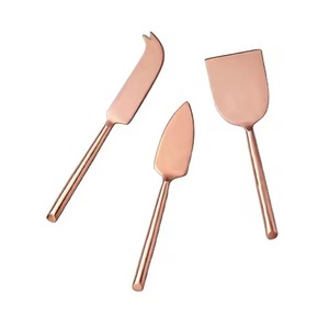 Ensemble de couteaux à fromage décoratifs avec poignées en plumes dorées Lames élégantes et durables, idéales pour servir, couper et divertir - Product Image 4