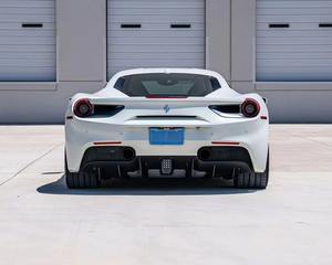 Ferrari 488 GTB 2018 d'occasion en excellent état, disponible en conduite à gauche et à droite - Product Image 4