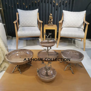 Cuenco de madera en el mejor soporte de aluminio que sirve decoración del hogar y diseño de forma de pájaro volador chapado en oro hecho a mano - Product Image 1