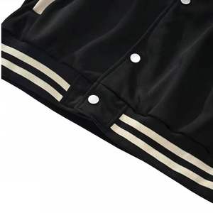 Veste de qualité supérieure pour hommes Varsity Letterman en laine et cuir noir personnalisable en gros pour la saison d'hiver - Product Image 5