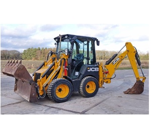 Chargeuse sur pneus JCB 1CX fiable à vendre, avec une puissance de 49 CV, une masse opérationnelle de 2350 kg et une profondeur de fouille maximale de 2,55 mètres. - Product Image 4