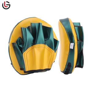 2025 Nuevo diseño Focus Pads Mitones Diseño único Impreso Punzonado Kickboxing Mitones para entrenamiento de boxeo - Product Image 2