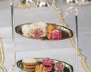 ขาตั้งเค้กทรงสี่เหลี่ยมสองชั้น คุณภาพพรีเมียม ผิวสีเงิน เหมาะสำหรับงานเลี้ยงรับรองแขกและใช้เป็นของขวัญ นำเข้าจากอินเดีย - Product Image 5