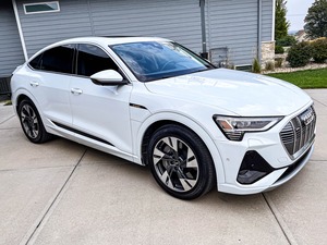 <b>Lightly</b> Fairly Audi E-tron Premium SUV Automatic/AWD <b>Light</b>/Dark <b>Interior</b> Turbo Engine Leather Seats - Product Image 3