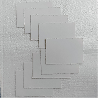 Enveloppes et cartes en papier de pétale de fleur de souci à bords découpés, idéales pour les papeteries de mariage et les créateurs d'invitation de mariage