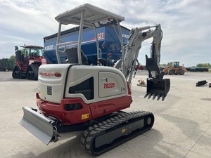 รถขุดขนาดเล็ก Takeuchi TB240 แบบตีนตะขาบ พร้อมห้องโดยสาร  เครื่องยนต์ดีเซล - Product Image 5