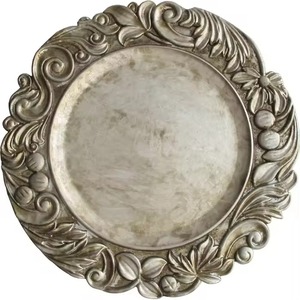 Ensemble d'assiettes de chargeur gaufrées marron design avec finition antique pour une table à manger élégante et une table de fête - Product Image 3