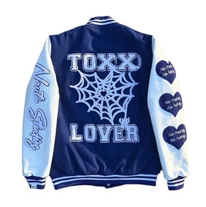 Veste bomber universitaire de haute qualité personnalisée, style streetwear, manches en cuir, patchs brodés, laine, hiver, réversible - Product Image 2