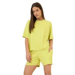 Vente en gros de t-shirts pour femmes, ensemble décontracté uni, ensemble court élégant, coordonné pour l'hiver, coupe régulière, deux pièces, couleurs personnalisées, 100% coton - Product Image 3