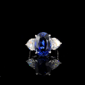 Impresionante anillo de zafiro azul ovalado de 5 quilates cultivado en laboratorio para mujer en oro de 6 gramos, joyería elegante para fiesta hecha en la India - Product Image 3