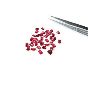 Rubí Natural de Bangkok, Calibrado, Corte Octogonal, Gema Suelta, Corte Esmeralda Brillante Ovalado, Tamaños Disponibles 3x5mm 4x6mm, Color Rojo Paraíba - Product Image 1