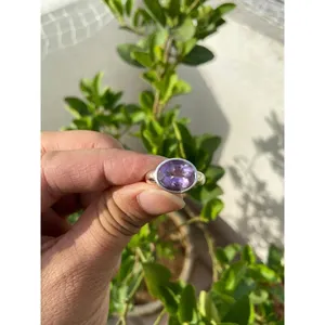 แหวนอเมทิสต์รูปไข่เงินแท้ 925 ดีไซน์หรูหราและมีสไตล์ ประเภทสินค้า นาฬิกา - Product Image 1