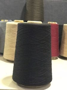 Hilo de Poliéster 100%, 40/2, de Alta Tenacidad, Teñido, Anillado, Negro, para Tejer/Punto - Product Image 3