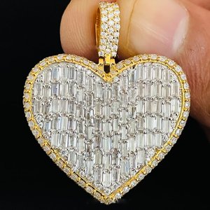 Colgante de Plata de Ley 925 con Forma de Corazón, Incrustado con Diamantes Moissanite VVS, Unisex, para Regalo - Product Image 1