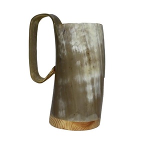 Cuerno de ganado hecho a mano taza para beber cerveza temática vikinga cuerno natural taza para beber cuerno de buey natural jarra para fiestas - Product Image 1