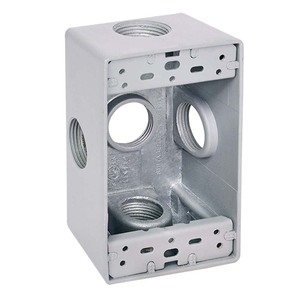 Boîte <span class=keywords><strong>de</strong></span> jonction carrée étanche en aluminium Shanghai LInsky, norme américaine, 5 prises, 3/4 pouce, 15,8 pouces cubes - Product Image 1