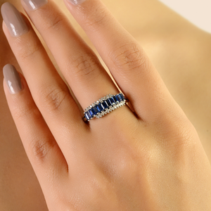 Prix de gros, bague en or blanc 14 carats massif, forme baguette luxueuse, saphir bleu et diamant taille ronde, motif zigzag, bijoux personnalisés - Product Image 4