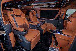 GranAce 2024 Usada, Camioneta de Pasajeros de Lujo, Motor a Gasolina, Volante a la Izquierda, Transmisión Automática, Emisión Euro IV, Color Oscuro, R17, Panorámica - Product Image 2