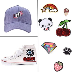 Sắt Trên Thêu Các Bản Vá Lỗi Biểu Tượng Tùy Chỉnh Bán Buôn Trọng Lượng Nhẹ Tùy Chỉnh Kích Thước Hoa Trái Tim Bảng Chữ Cái Cho Áo Khoác Ba Lô Đồng Phục - Product Image 2