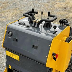 Nueva EPA Euro 5 para Minicargadora T800, Cargadora de Orugas, Motor de Gasolina de 23 HP, Sistema de Bomba Triple de Alta Eficiencia MOOG - Product Image 2