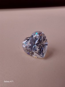 Chic Moissanite en forma de corazón de 7mm Impresionante alternativa de diamantes para anillos modernos Pendientes Collares y diseños de joyería - Product Image 3