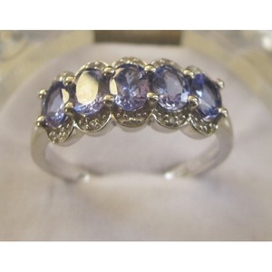 Bague en or blanc taille ovale avec saphir ou zircon, bijou géométrique pour usage quotidien, certifié IGI - Product Image 1