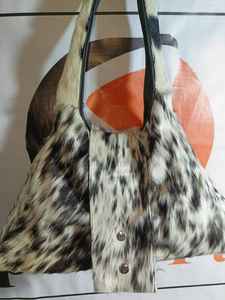 Diadema Personalizable de Piel de Vaca Auténtica Hecha a Mano, Nuevo Accesorio Multifuncional Duradero de Diseño para Damas, Bolso de Mano y Hombro Personalizado - Product Image 2